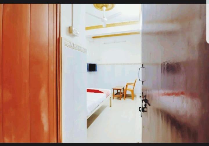Metro Lodge Hyderabad Ngoại thất bức ảnh